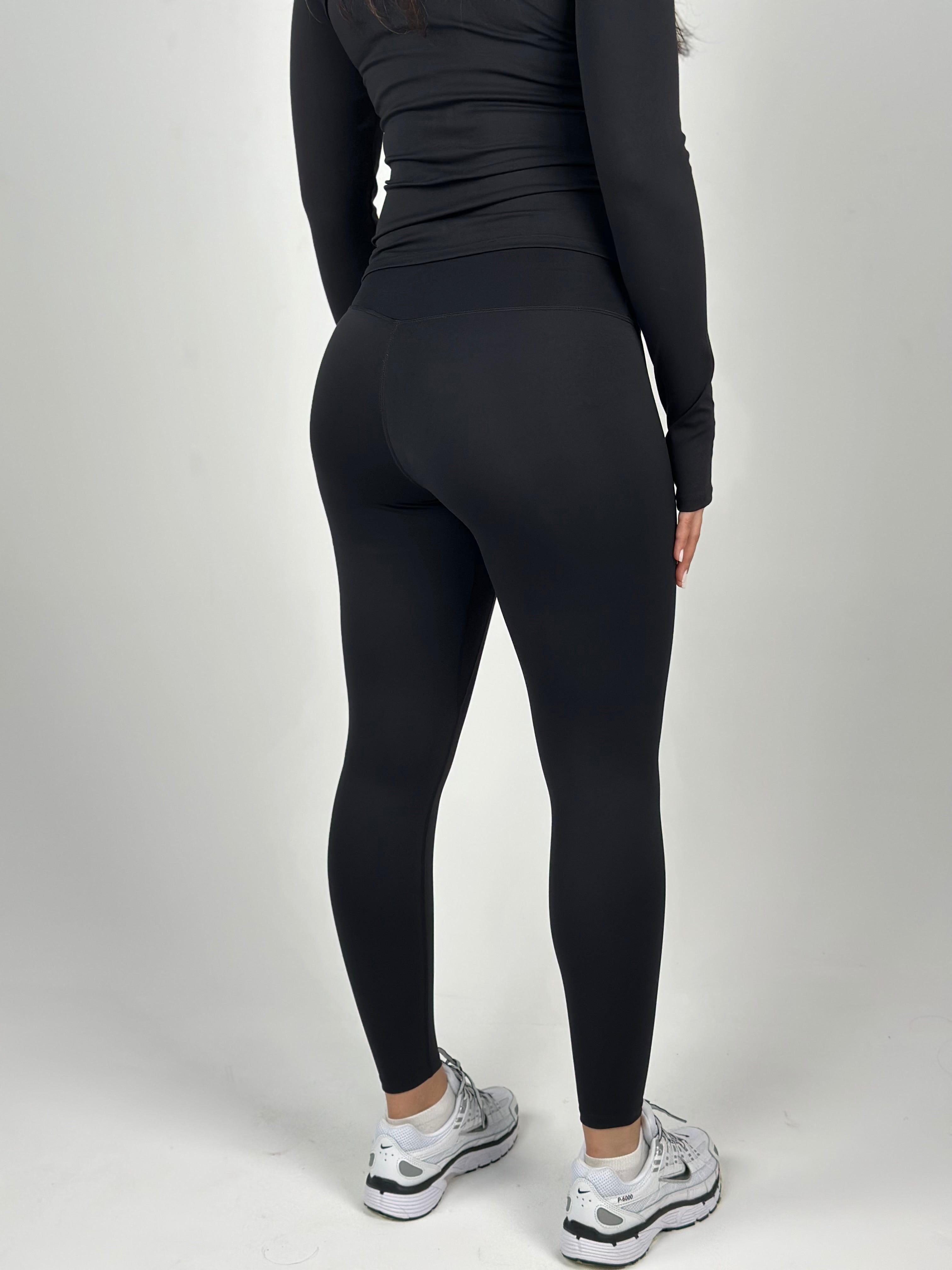Fitted Legging — Black